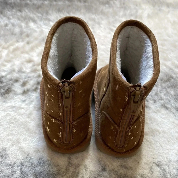 GAP Boots - Picture 3 of 9